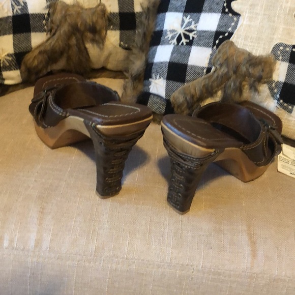 Taunt darn brown size 6 heels - Picture 2 of 6